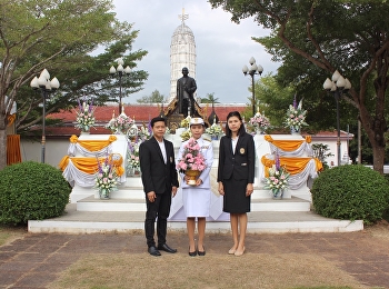 พิธีถวายบังคมพระบรมราชานุสาวรีย์พระบาทสมเด็จพระพุทธเลิศหล้านภาลัย
