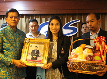 ผอ.“สวนสุนันทา” ศูนย์ฯสมุทรสงคราม
ร่วมอวยพรวันคล้ายวันเกิด นายกร
ทัพพะรังสี