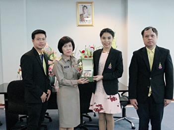 Director of Samut Songkhram Education
Center “Suan Sunandha” Congratulated New
Samut Songkhram Governor