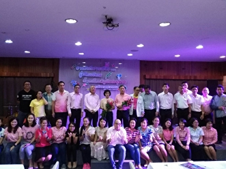 ผอ. ศูนย์ฯสมุทรสงคราม  “สวนสุนันทา”
เข้าร่วมงานแสดงกตเวทิตาจิต
แก่ผู้ว่าราชการจังหวัดสมุทรงสงคราม
ภายใต้ชื่องาน
จากวันที่พากเพียร…สู่วันเกษียณ
ด้วยเกียรติภูมิแห่งจุฬาฯ