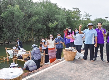 รก.ผู้อำนวยการ “ ราชภัฏสวนสุนันทา”
ศูนย์ฯสมุทรสงคราม
ต่อยอดแผนธุรกิจสร้างแหล่งเรียนรู้การเพาะเลี้ยงสัตว์น้ำเศรษฐกิจ
โดยยึดหลักเศรษฐกิจพอเพียง