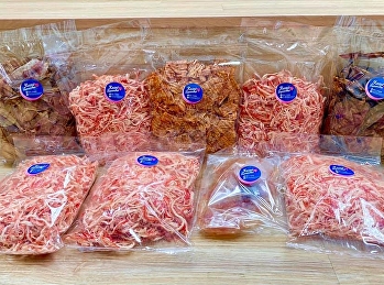 Adder bang, coming together in a burst,
good food, delicious food, everyone can
order