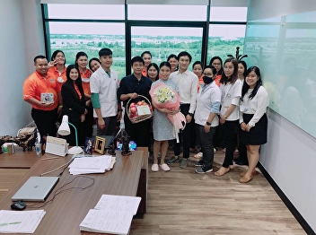 Participate in giving fruit and flower
baskets to congratulate and bless On the
birthday of the Director of the
Education Center Samut Songkhram
Province