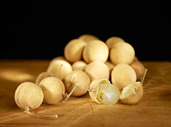 ลำไย ผลไม้รสออกหวานหน่อย ๆ อร่อย
ประโยชน์เยอะ !
