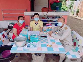 Director of Samut Songkhram Education
Center Suan Sunandha Rajabhat University
is tasked with inspecting, monitoring
and evaluating the performance of
poverty alleviation. According to Samut
Songkhram Province Has implemented an
integrated poverty-related