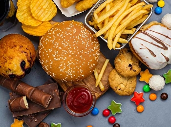 อาหารขยะ ที่ทำร้ายร่างกายเรา 9อย่าง